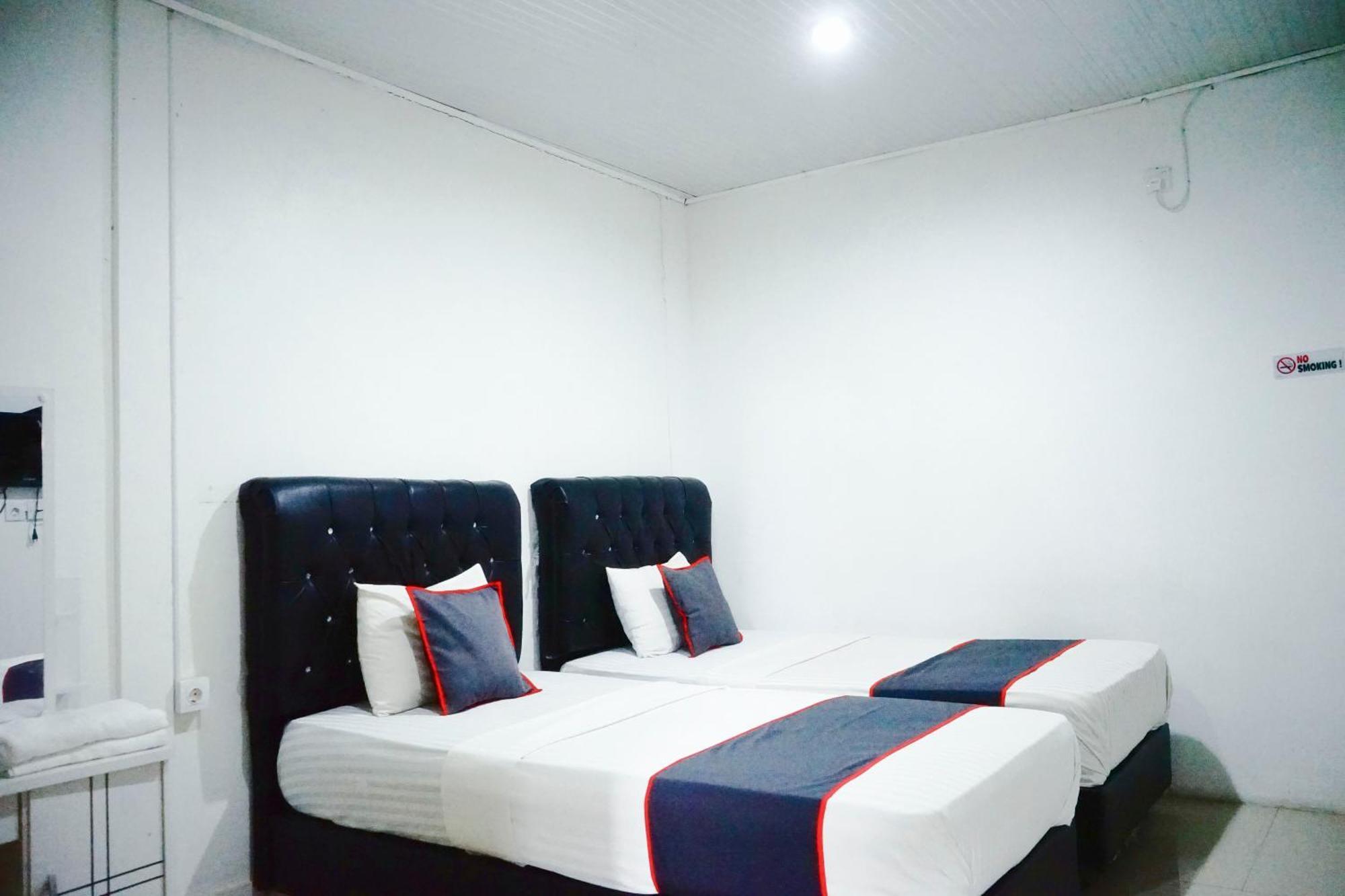 Hotel O Padang City Center Near Pantai Padang Formerly Hotel Siti Nurbaya Exteriör bild