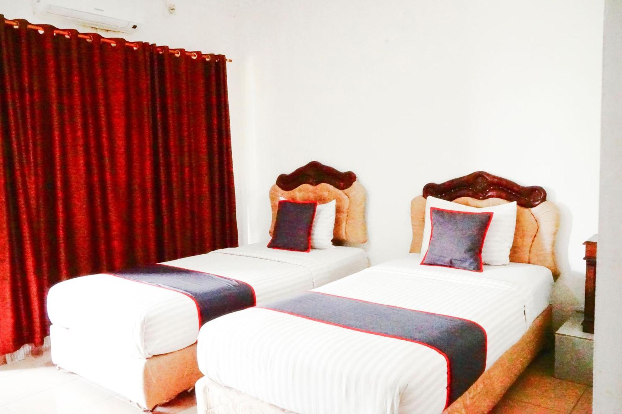 Hotel O Padang City Center Near Pantai Padang Formerly Hotel Siti Nurbaya Exteriör bild