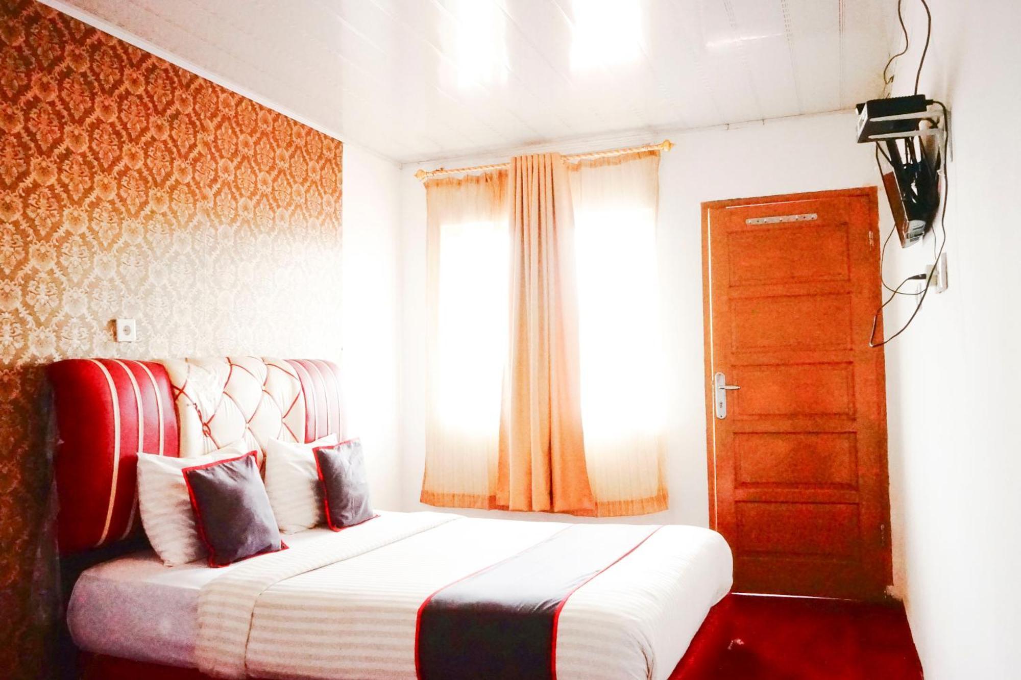 Hotel O Padang City Center Near Pantai Padang Formerly Hotel Siti Nurbaya Exteriör bild