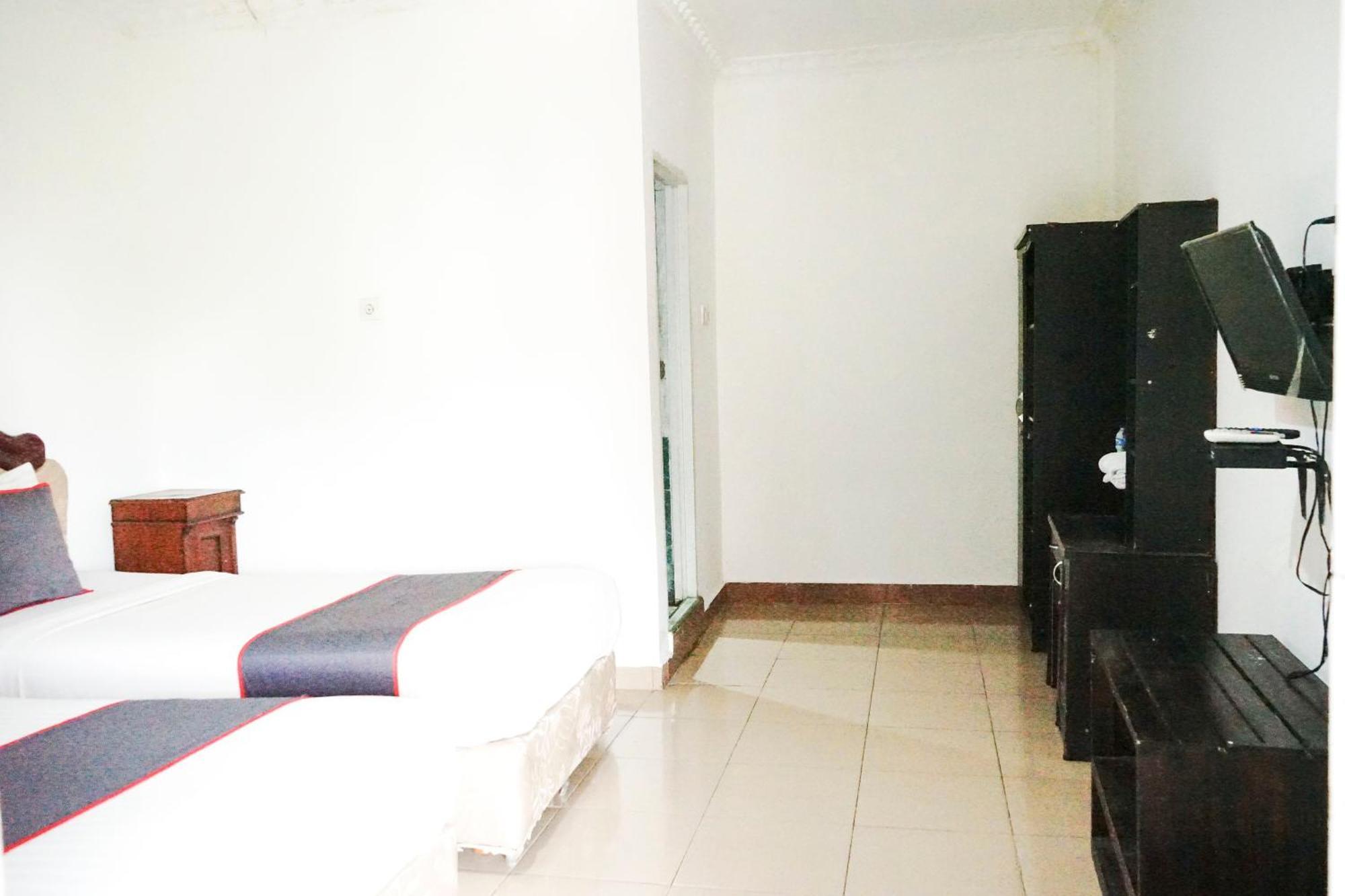 Hotel O Padang City Center Near Pantai Padang Formerly Hotel Siti Nurbaya Exteriör bild