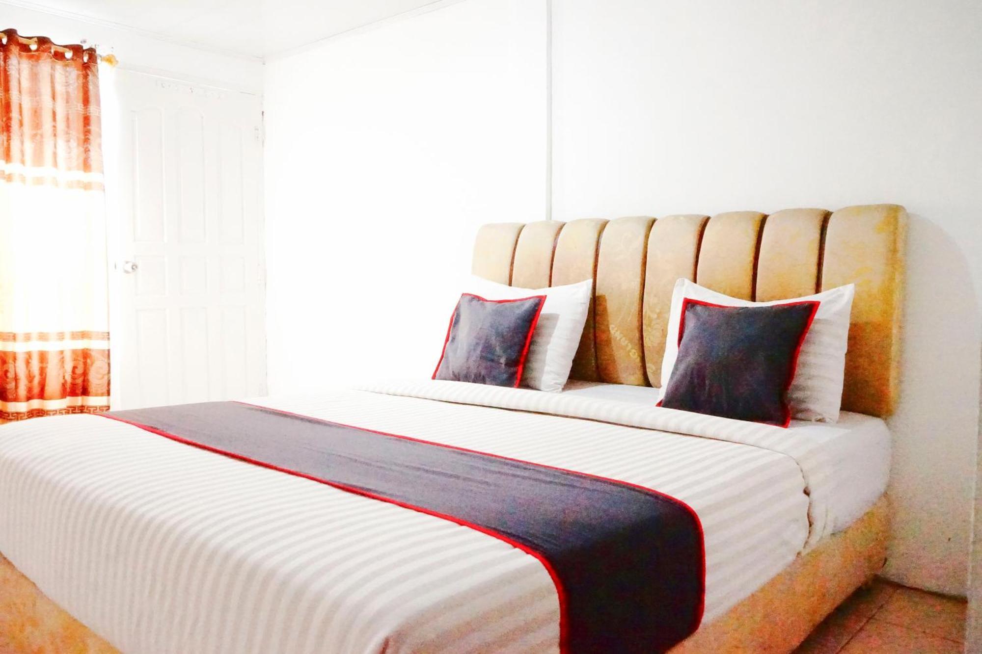 Hotel O Padang City Center Near Pantai Padang Formerly Hotel Siti Nurbaya Exteriör bild