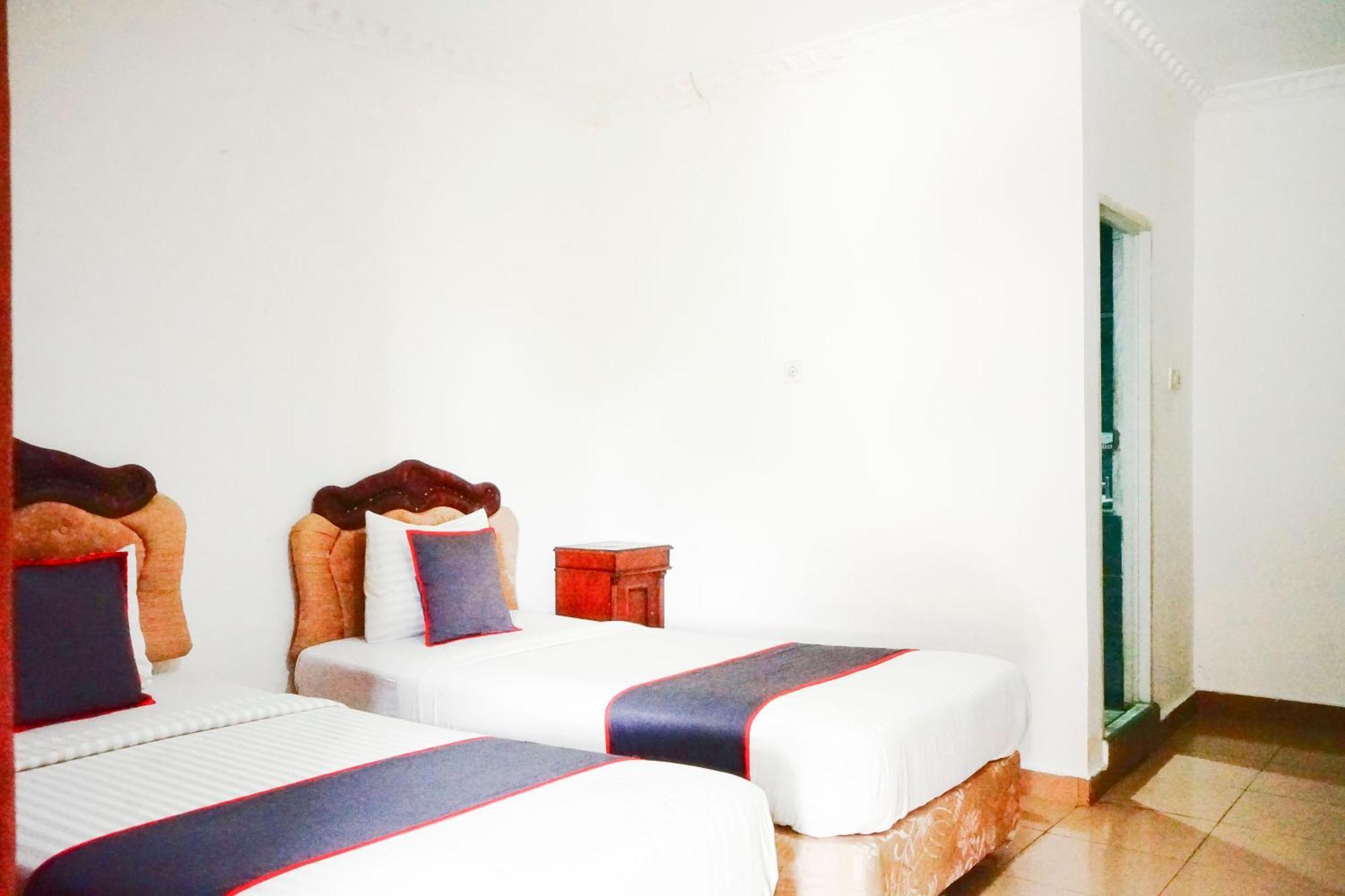 Hotel O Padang City Center Near Pantai Padang Formerly Hotel Siti Nurbaya Exteriör bild