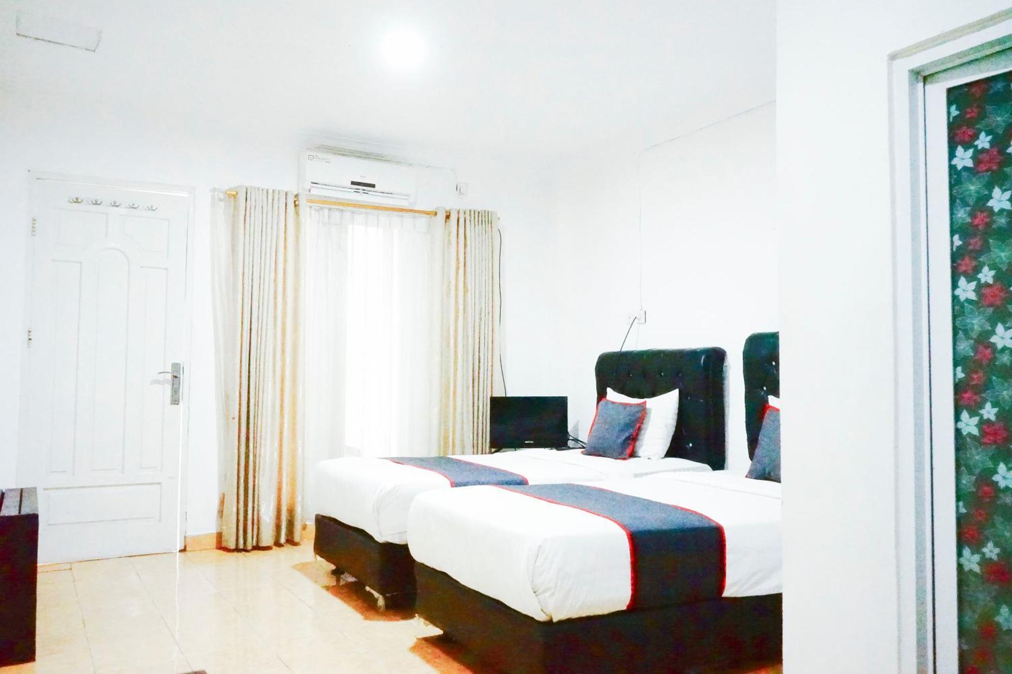 Hotel O Padang City Center Near Pantai Padang Formerly Hotel Siti Nurbaya Exteriör bild