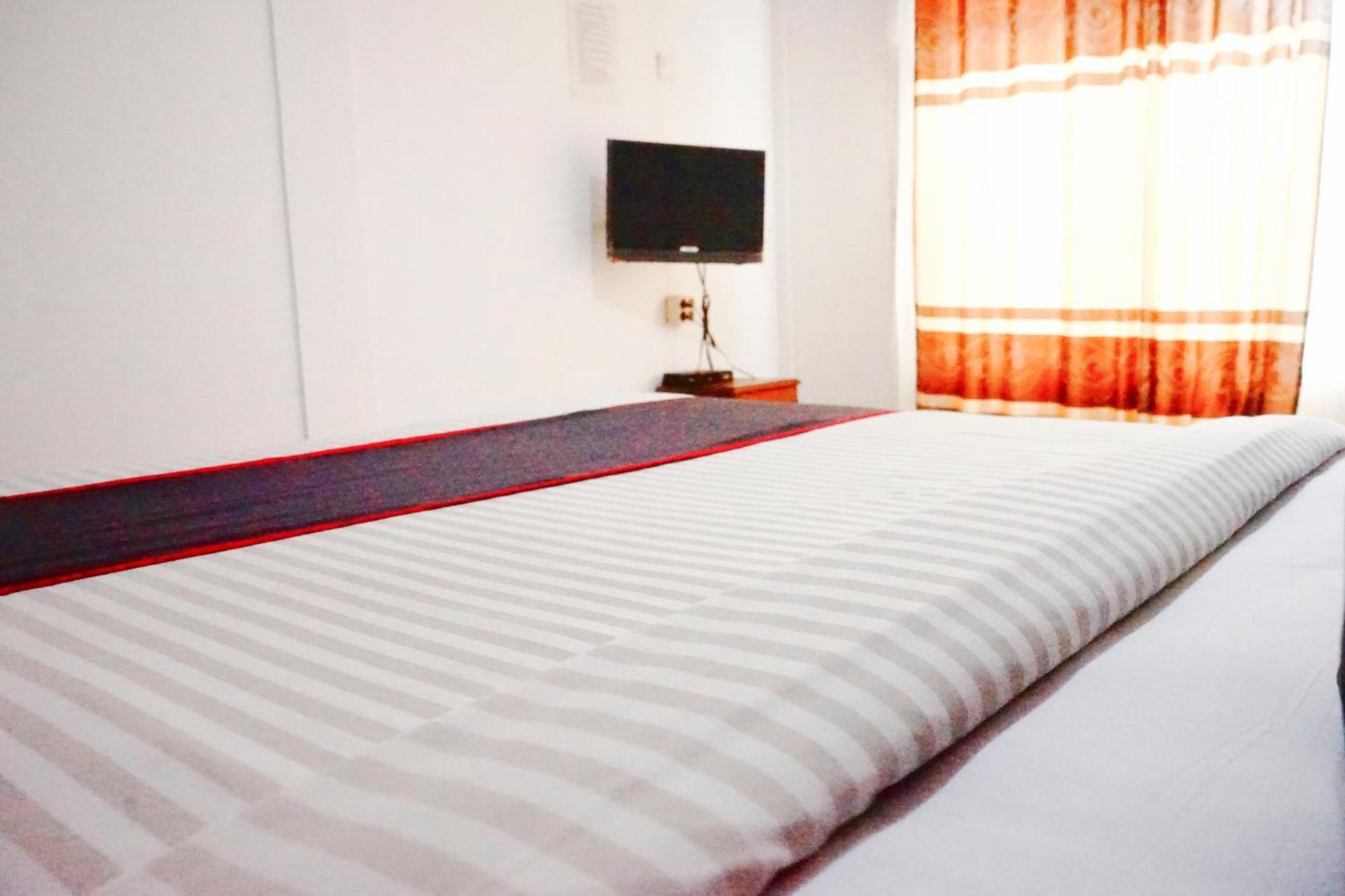Hotel O Padang City Center Near Pantai Padang Formerly Hotel Siti Nurbaya Exteriör bild