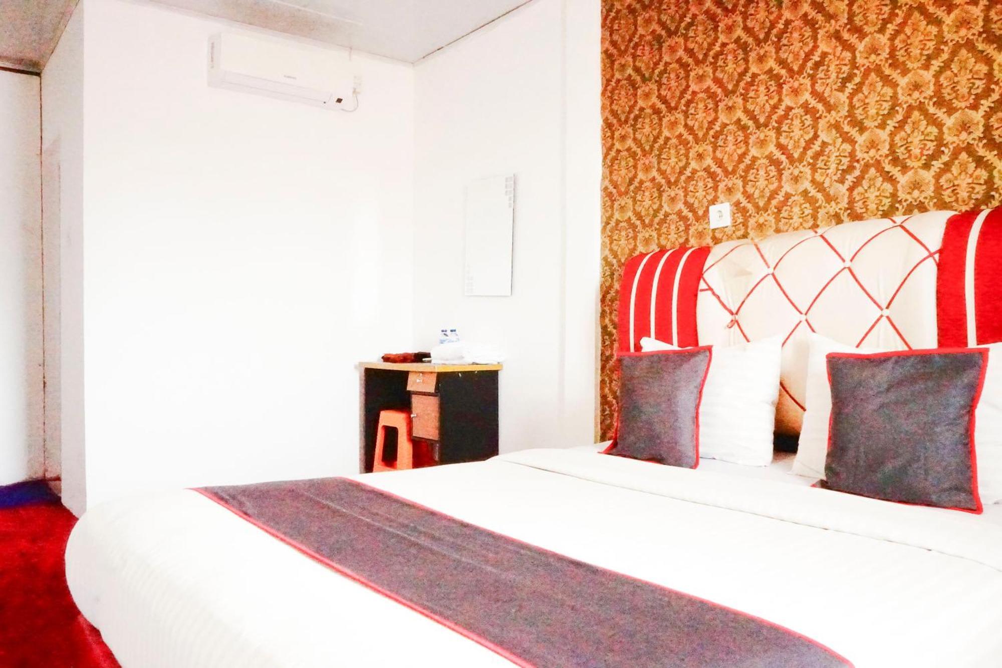 Hotel O Padang City Center Near Pantai Padang Formerly Hotel Siti Nurbaya Exteriör bild