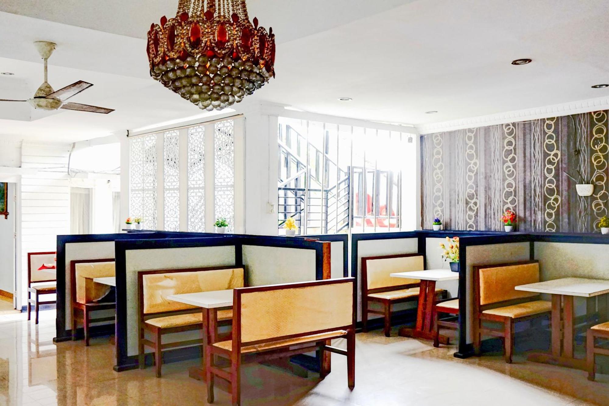 Hotel O Padang City Center Near Pantai Padang Formerly Hotel Siti Nurbaya Exteriör bild