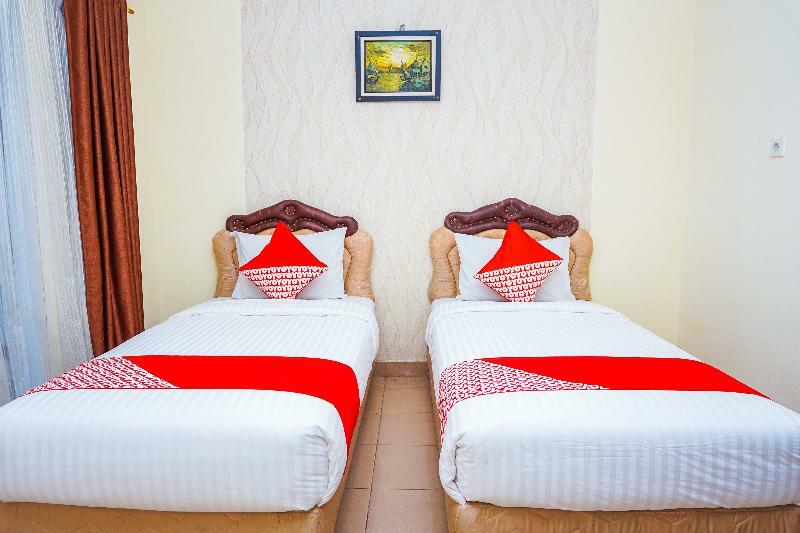Hotel O Padang City Center Near Pantai Padang Formerly Hotel Siti Nurbaya Exteriör bild