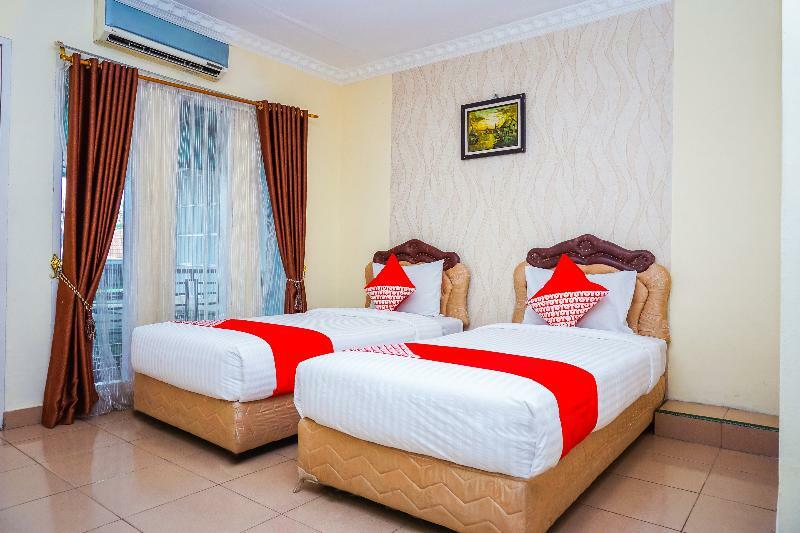 Hotel O Padang City Center Near Pantai Padang Formerly Hotel Siti Nurbaya Exteriör bild